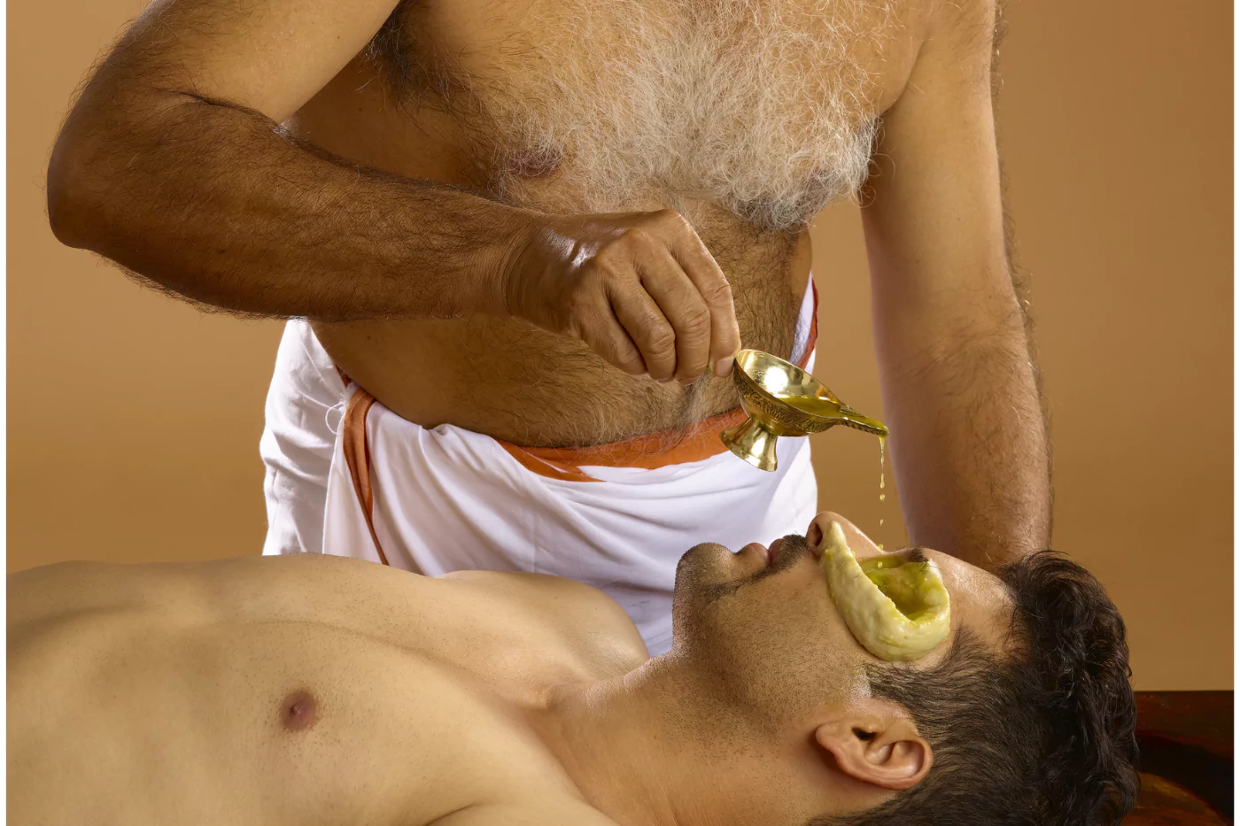 A medicated ghee bath to rest and restore tired eyes