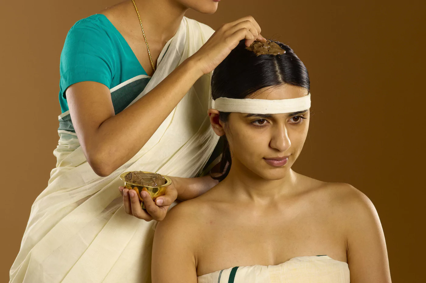 A medicated paste on the crown for sleep and stress